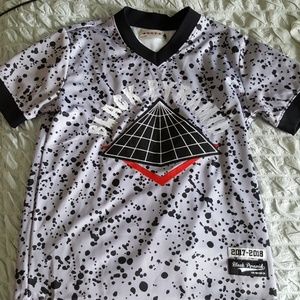 Black Pyramid Jersey Shirt